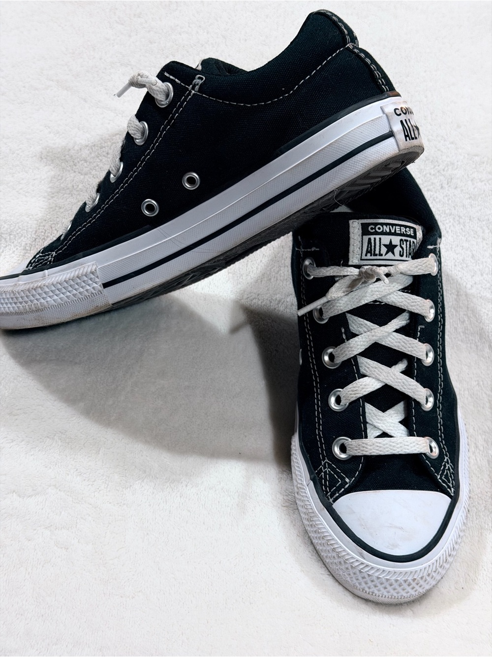 Converse Kids Low Top Sneakers - Black canvas size 3.5 youth